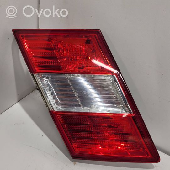 Mercedes-Benz CLC CL203 Lampy tylnej klapy bagażnika A2038204964