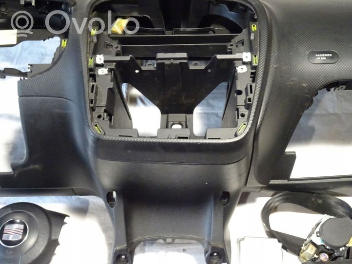 Seat Toledo III (5P) Oro pagalvių komplektas su panele 5P0880204B
