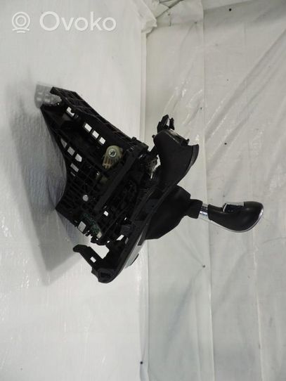 Opel Meriva B Gear selector/shifter in gearbox 13385446