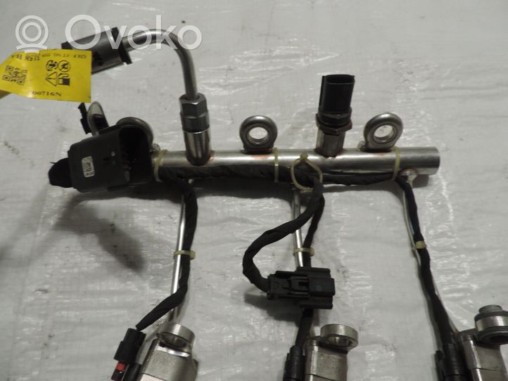 Opel Corsa E Fuel injector 55492823