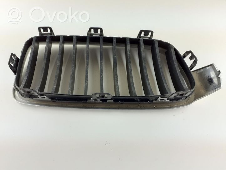 BMW 3 F30 F35 F31 Front bumper upper radiator grill 7255411