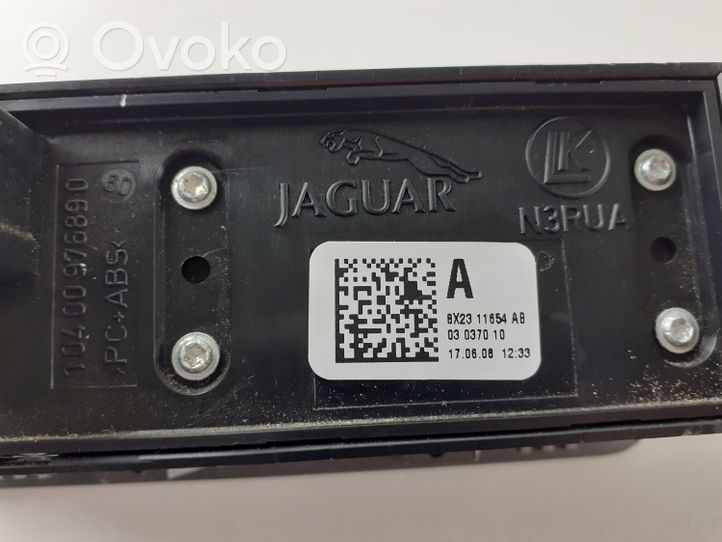 Jaguar XF Takaluukun avauskytkin 8X2311654AB