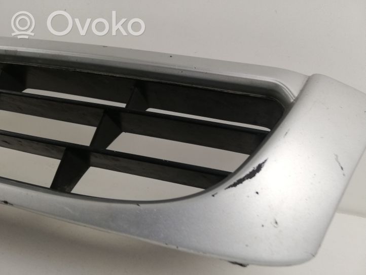 Toyota Carina T190 Grille de calandre avant 5310105020