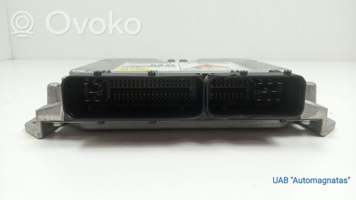 Subaru Legacy Variklio valdymo blokas 22611AP590