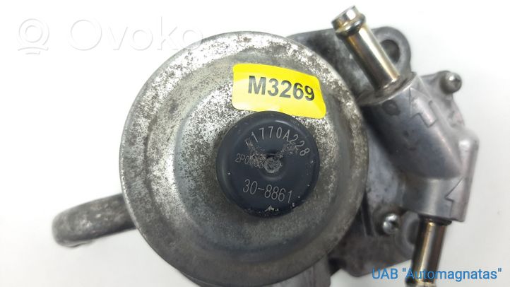 Mitsubishi L200 Support de montage de filtre à carburant 1770A228