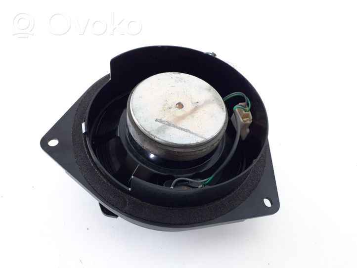 Lexus RX 330 - 350 - 400H Takaoven kaiutin 861600W570