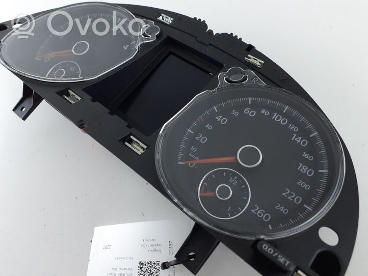 Volkswagen Passat Alltrack Speedometer (instrument cluster) 3AA920871D