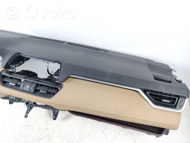 Toyota RAV 4 (XA50) Панель 