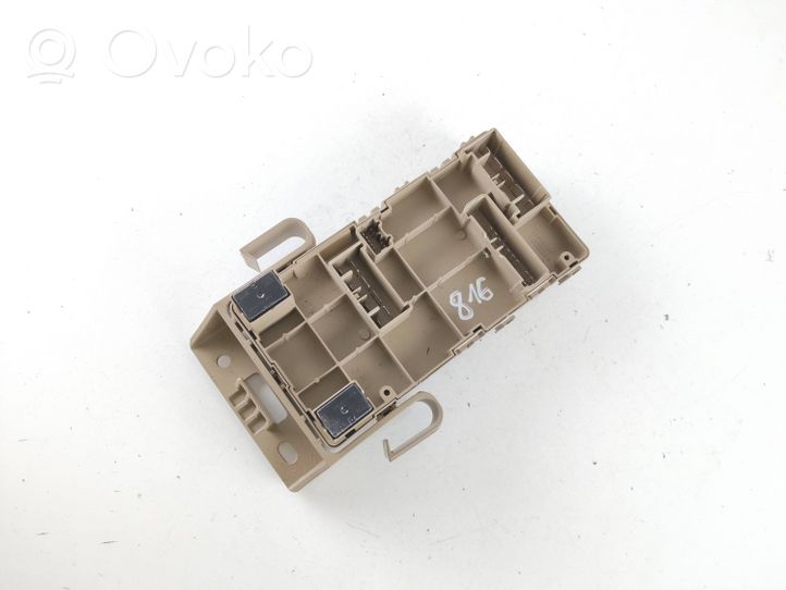 Subaru Outback Drošinātāju bloks 82201AJ000