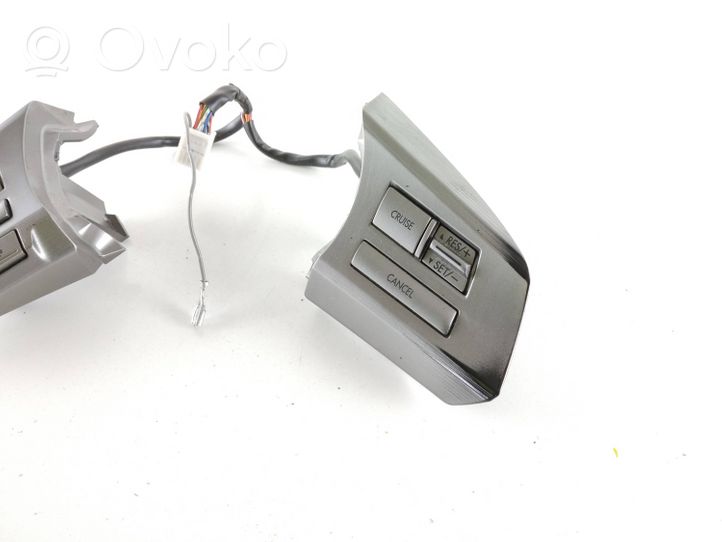 Subaru Outback Boutons / interrupteurs volant 