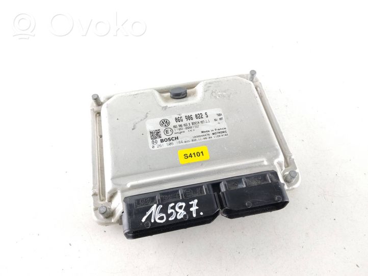 Volkswagen Caddy Calculateur moteur ECU 06G906022S