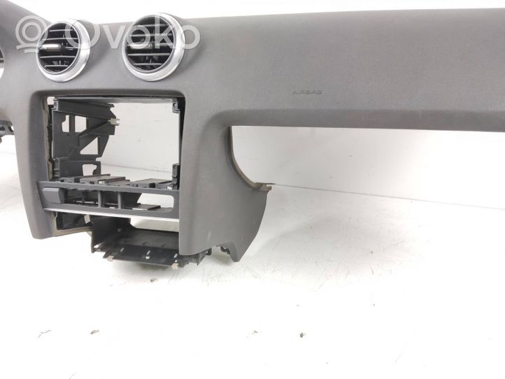 Audi A3 S3 8P Dashboard 8P1857033