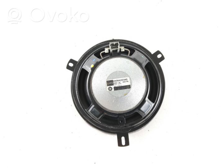 Dodge Nitro Takaoven kaiutin 05064203AD