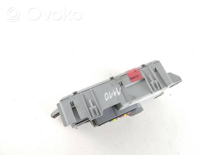 Opel Combo D Module de fusibles 00519383520