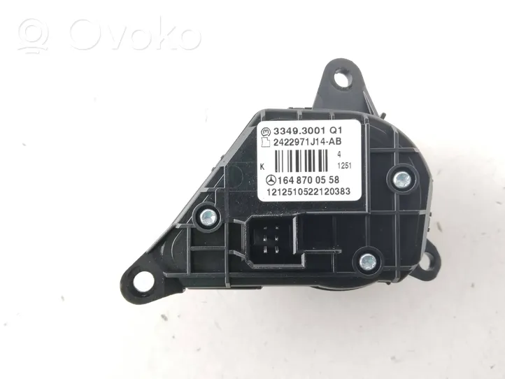 Mercedes-Benz ML W164 Pulsanti/interruttori sul volante 1648700558