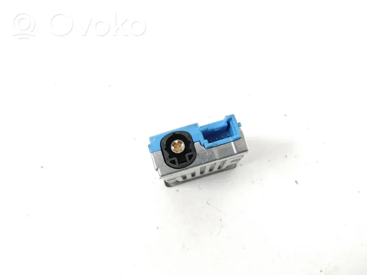 BMW 3 G20 G21 Разъем USB 8711939