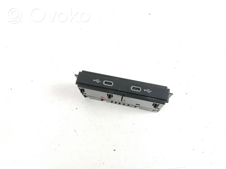 Volkswagen ID.3 Gniazdo / Złącze USB 5NA035736