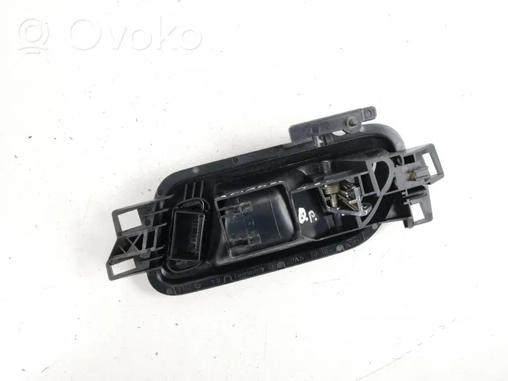 Volkswagen Amarok Klamka wewnętrzna drzwi przednich 2H0837114D