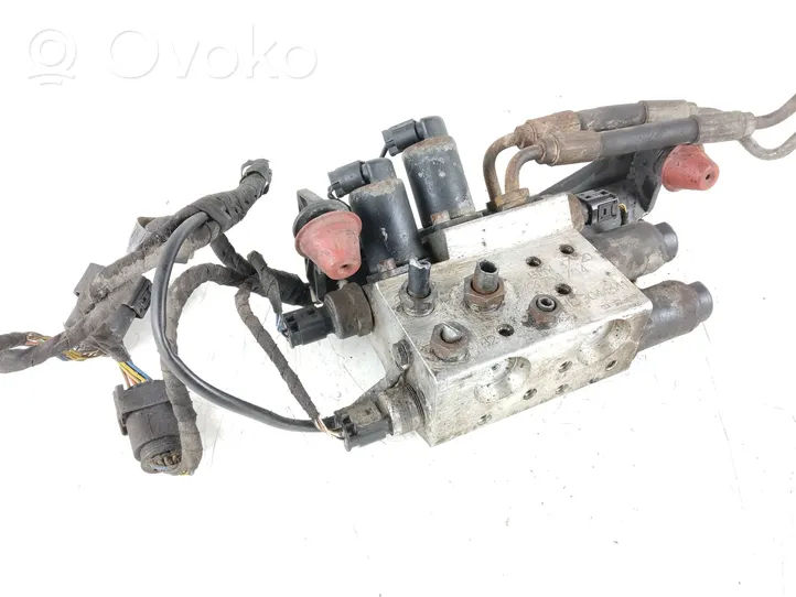 BMW 7 E65 E66 Active stabilizer control/valve assembly 6758704