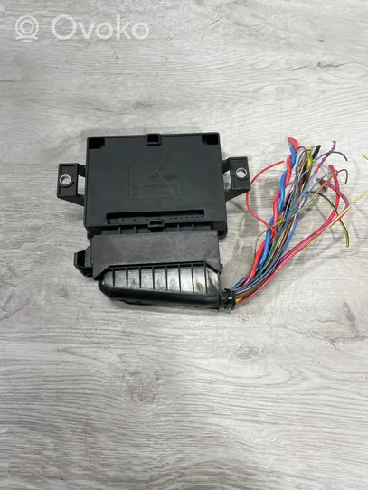 BMW X3 F25 Hand brake control module 6862808