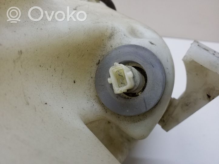 Saab 9-5 Zbiornik płynu do spryskiwaczy szyby przedniej / czołowej 13157637