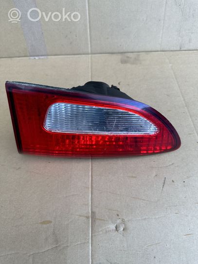 Subaru B9 Tribeca Lampy tylnej klapy bagażnika 