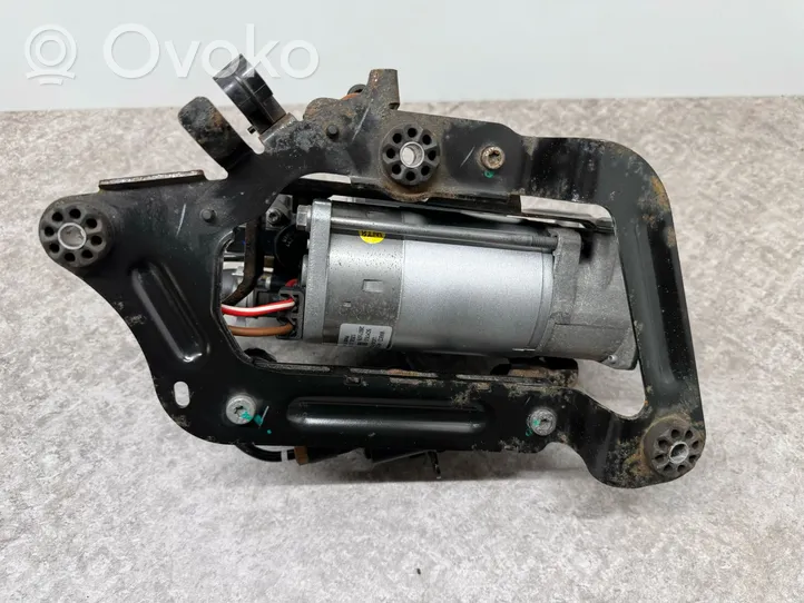 BMW 5 G30 G31 Ilmajousituksen kompressoripumppu 6886721