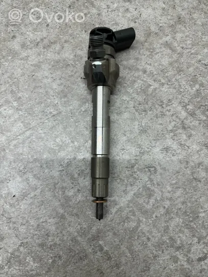 BMW 5 G30 G31 Fuel injector 8579236