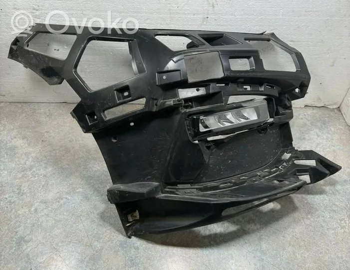 BMW 1 F40 Front bumper mounting bracket 7459710