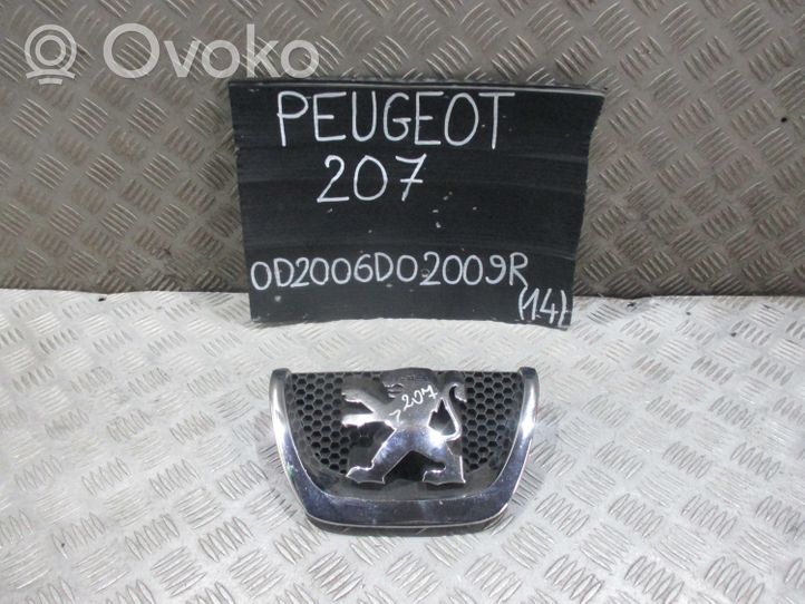 Peugeot 207 Etupuskurin ylempi jäähdytinsäleikkö 