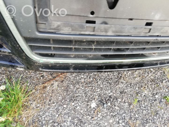 Audi A4 S4 B7 8E 8H Maskownica / Grill / Atrapa górna chłodnicy 