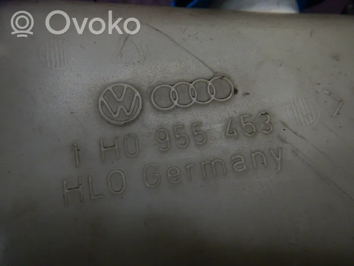 Volkswagen Vento Tuulilasinpesimen nestesäiliö 1H0955453