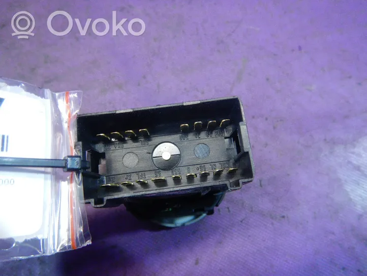 Skoda Octavia Mk1 (1U) Interruptor de luz 3B0941531A