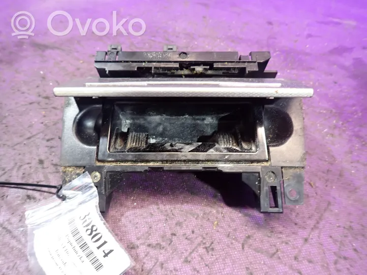 Audi A4 S4 B6 8E 8H Aschenbecher vorne 8E0857951H