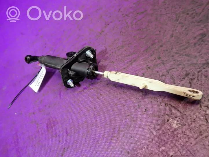 Volvo S60 Clutch slave cylinder 8636540