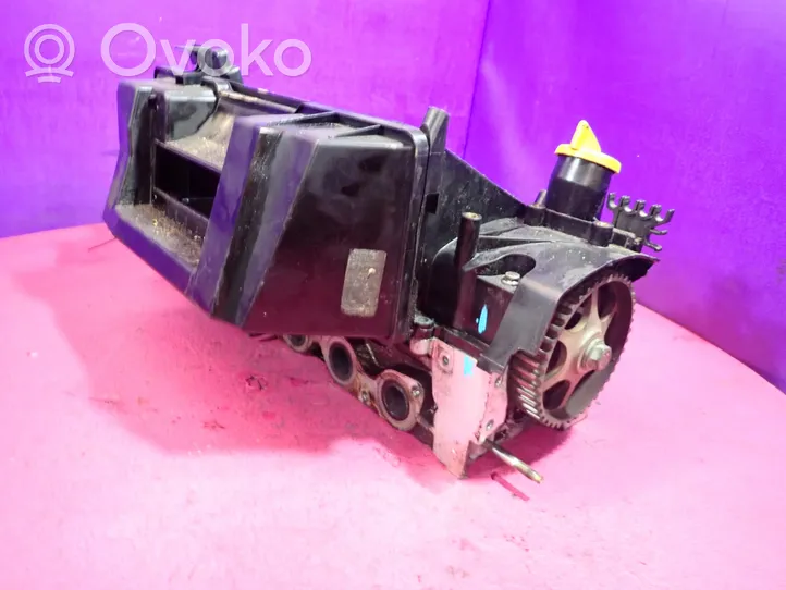 Renault Clio II Engine head 8200042722