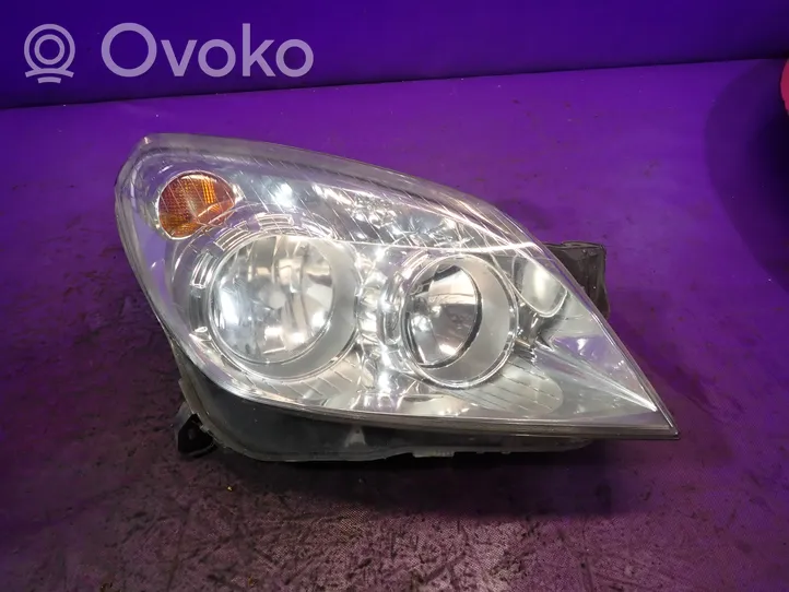 Opel Astra H Lampa przednia 13239289RH