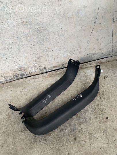 Volkswagen Touran III Obere Heckklappen-/Kofferraumabdeckung 5ta867704b