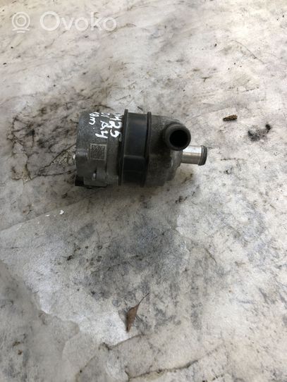 Audi A4 S4 B9 Pompe de circulation d'eau 4H0965567A