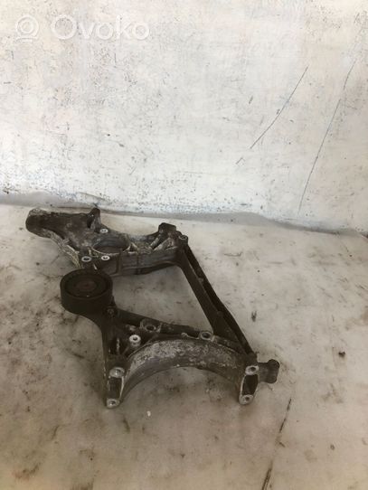 Infiniti Q50 Support pompe injection à carburant A6512012009