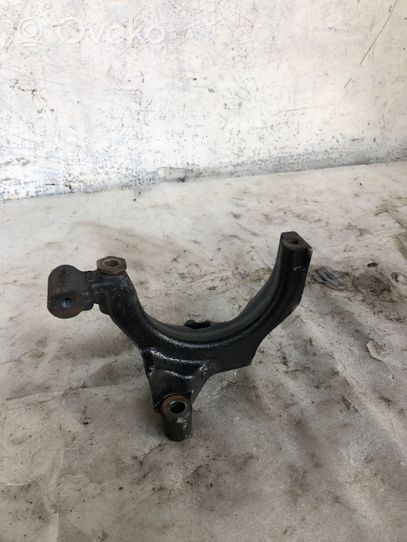 Volkswagen Touran III Support pompe injection à carburant 04l425