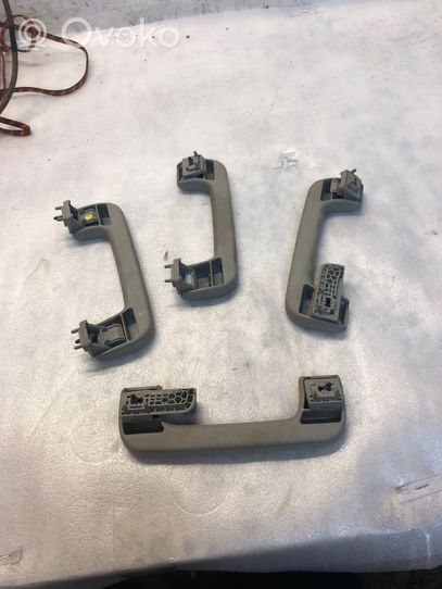 Audi Q7 4L Un set di maniglie per il soffitto 8p0857608d