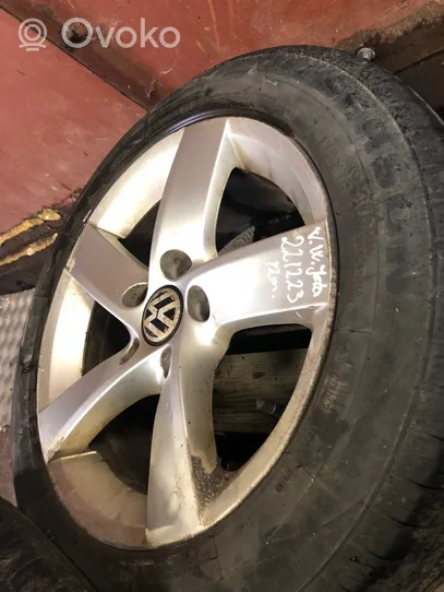 Volkswagen Jetta VI R16 alloy rim 