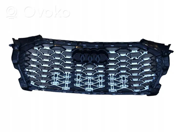 Audi Q3 F3 Maskownica / Grill / Atrapa górna chłodnicy 83F853651