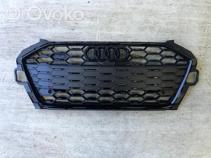 Audi RSQ3 Grille calandre supérieure de pare-chocs avant 