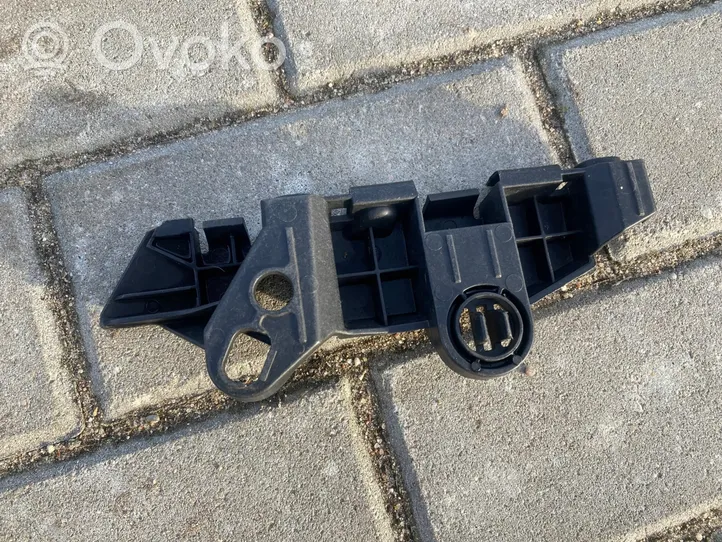 Opel Corsa E Front bumper mounting bracket 39003565