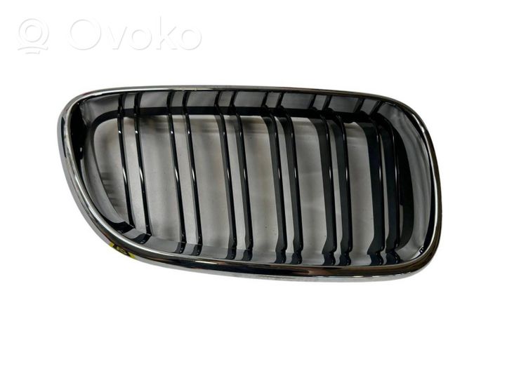 BMW 2 F22 F23 Grille calandre supérieure de pare-chocs avant 7295522