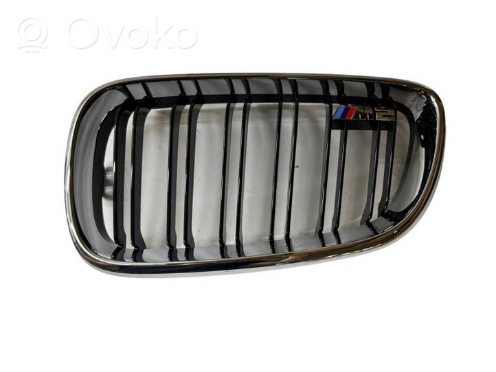 BMW 2 F22 F23 Grille calandre supérieure de pare-chocs avant 7295522