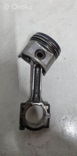 Nissan Navara D22 Piston avec bielle AD2402