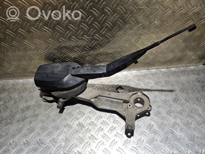 Mercedes-Benz C W202 Front wiper linkage and motor 2028200342